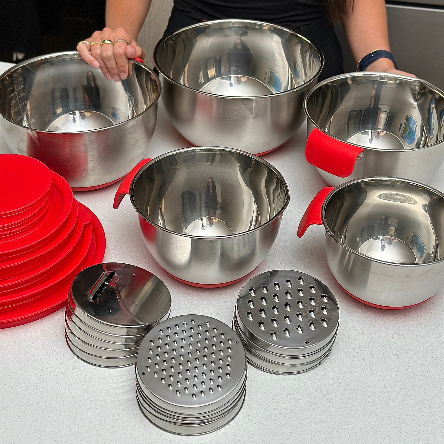 Mixing Bowls Set with Lids and Graters