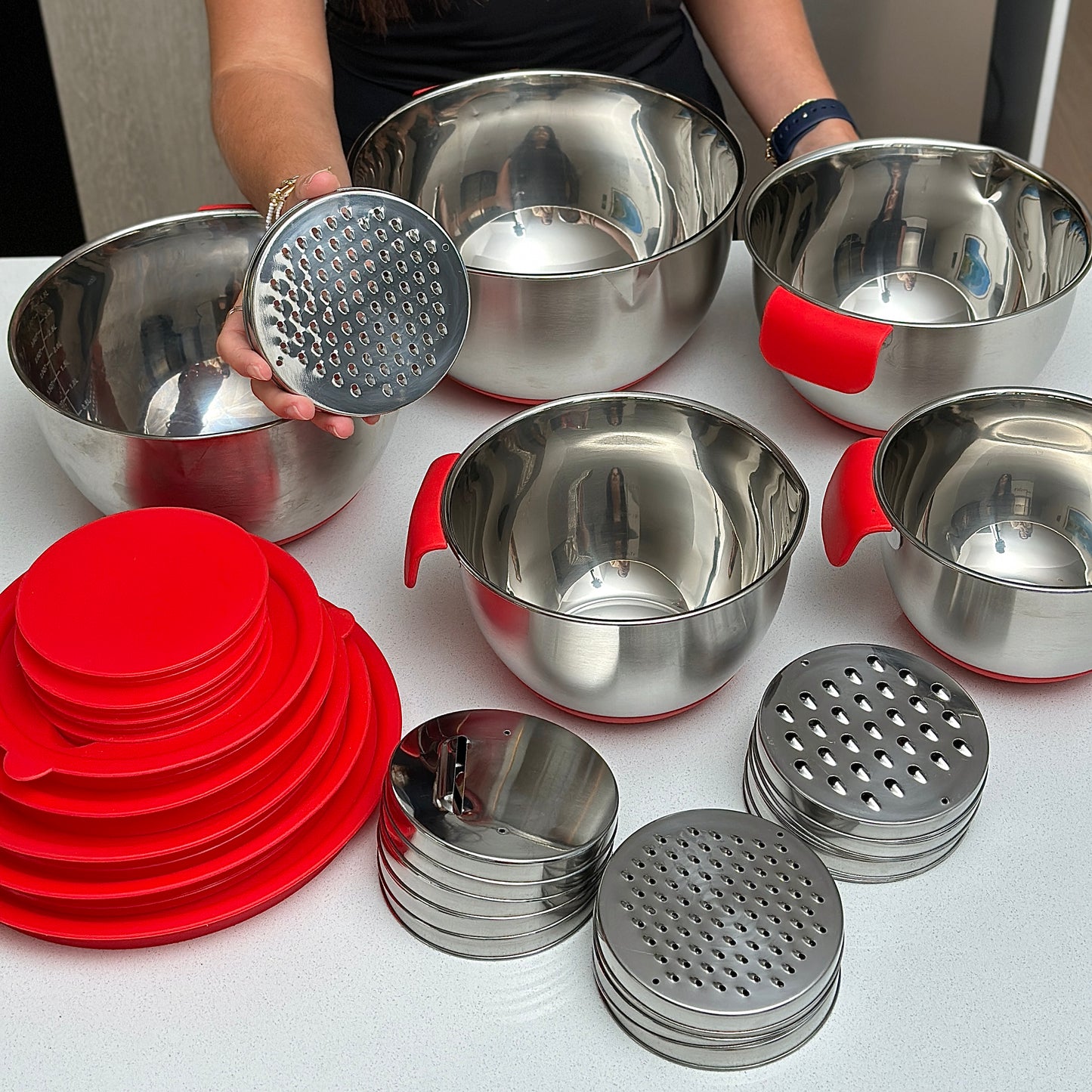 Mixing Bowls Set with Lids and Graters